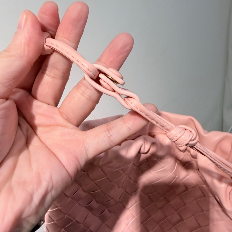 BV 🎀超粉嫩 束口小袋 可上肩/手提-15