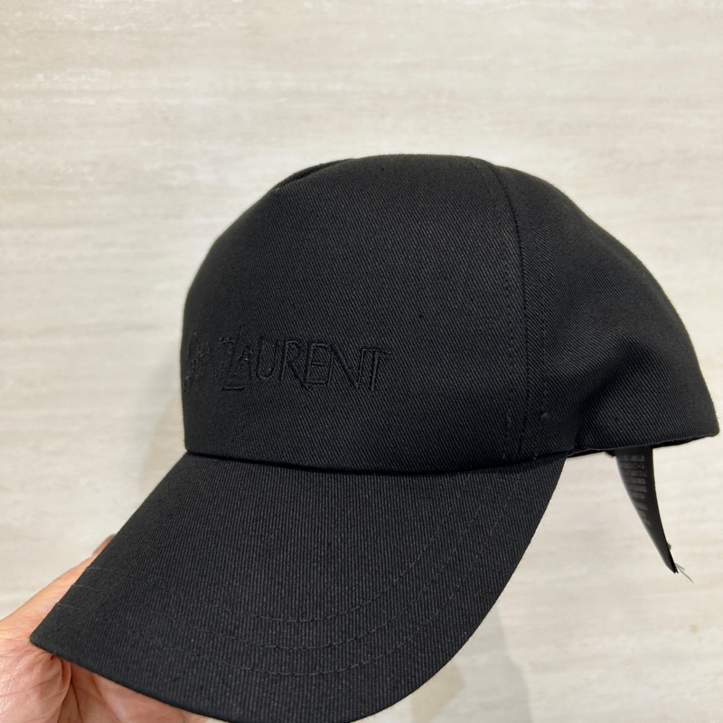 YSL 黑棉質SAINT LAURENT刺繡字體棒球帽-1