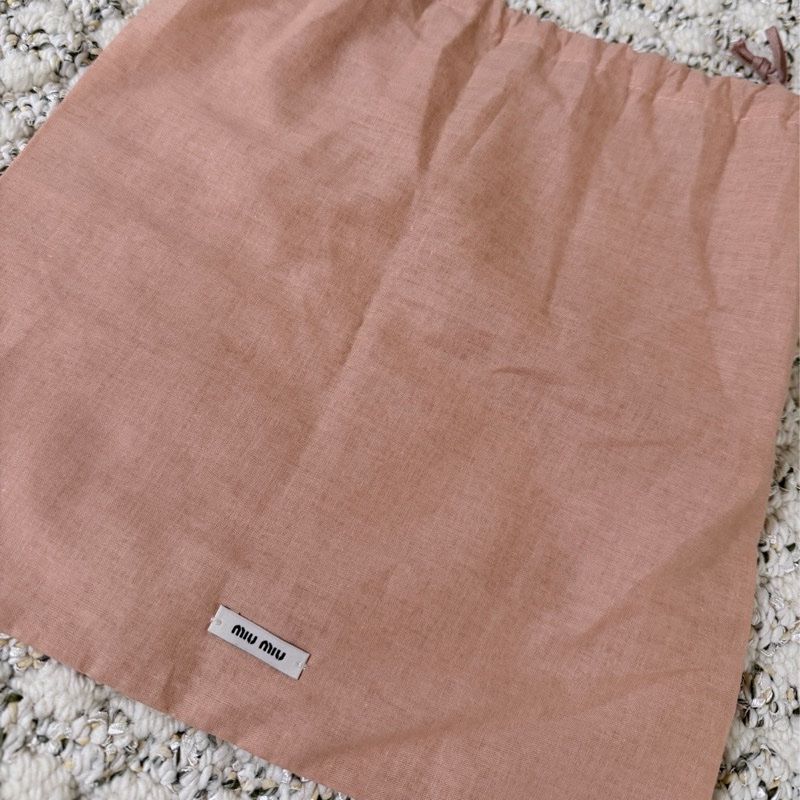 Miumiu ❤️Beau 皮革小微型袋 最好看的干邑色-15