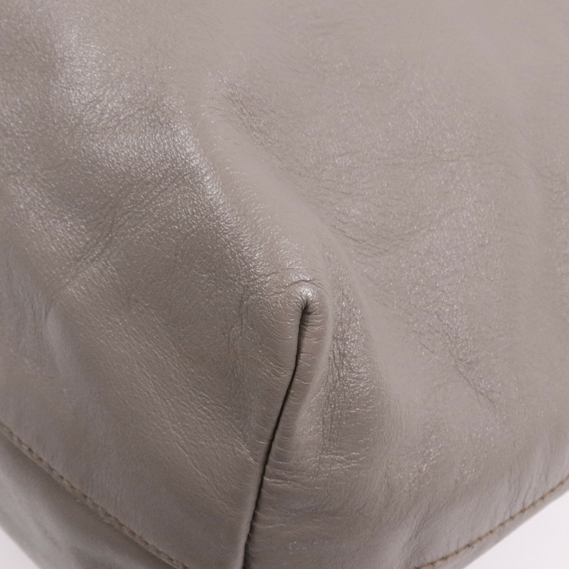 Miu Miu 牛皮皮革Tote Bag銀扣手挽袋-4