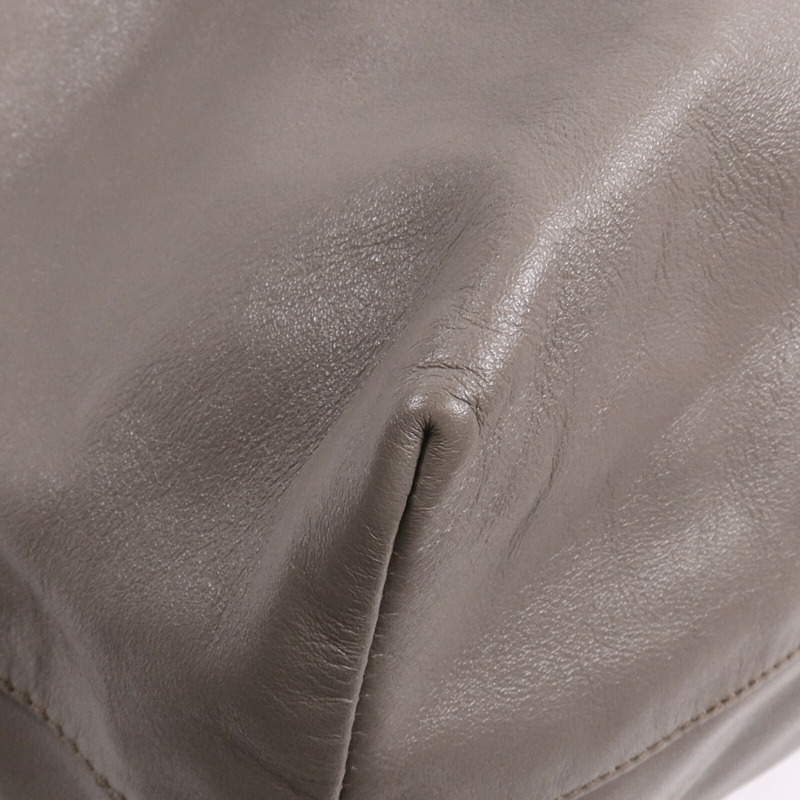 Miu Miu 牛皮皮革Tote Bag銀扣手挽袋-5