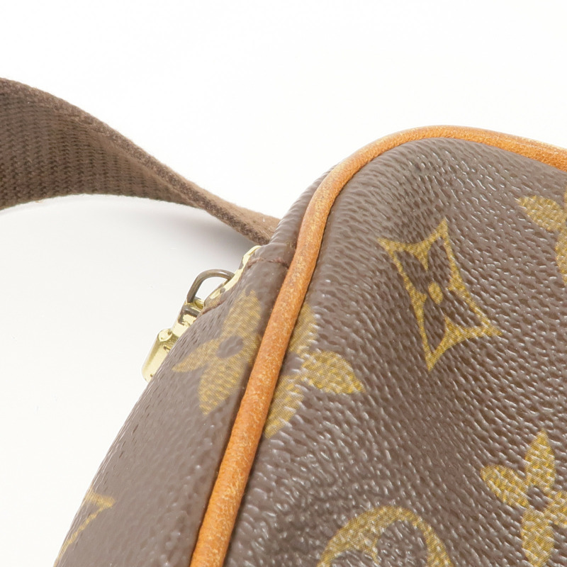 LOUIS VUITTON Monogram Pochette Gange金扣腰包-16