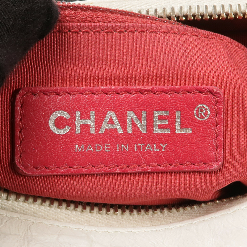 CHANEL 牛皮皮革Gabrielle Small鏈帶肩背袋-15