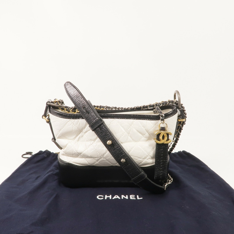 CHANEL 牛皮皮革Gabrielle Small鏈帶肩背袋-19