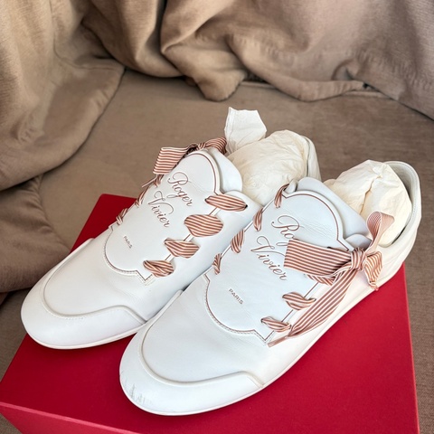 Roger Vivier VIV ÉTIQUETTE 法式優雅小白鞋 緞帶繫帶休閒鞋 白色 EU 39