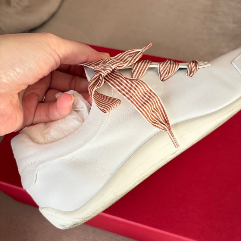 Roger Vivier VIV ÉTIQUETTE 法式優雅小白鞋 緞帶繫帶休閒鞋 白色 EU 39-23