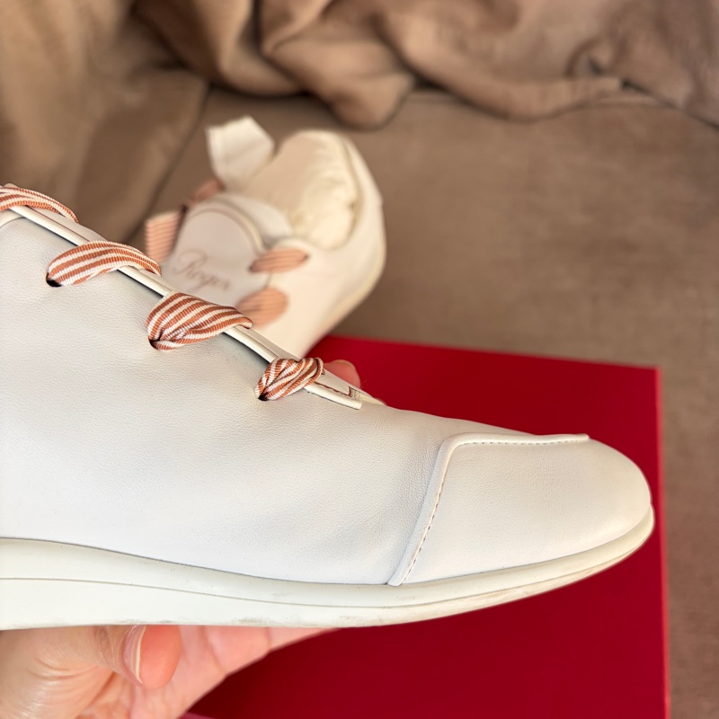 Roger Vivier VIV ÉTIQUETTE 法式優雅小白鞋 緞帶繫帶休閒鞋 白色 EU 39-28