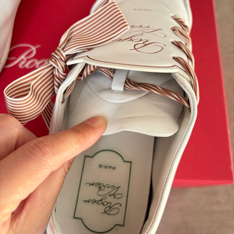 Roger Vivier VIV ÉTIQUETTE 法式優雅小白鞋 緞帶繫帶休閒鞋 白色 EU 39-30