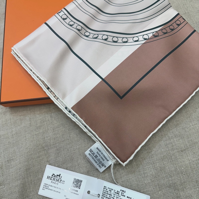愛馬仕 🎉盛大歡慶 🎉全新絲巾含盒-11