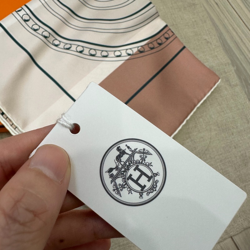 愛馬仕 🎉盛大歡慶 🎉全新絲巾含盒-16