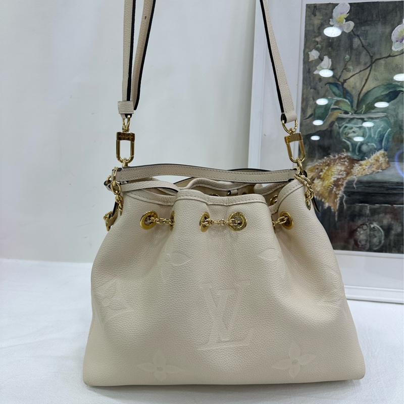 Lv 路易威登 BUNDLE 全皮奶白色 晶片款 單肩斜背包 底長28-5