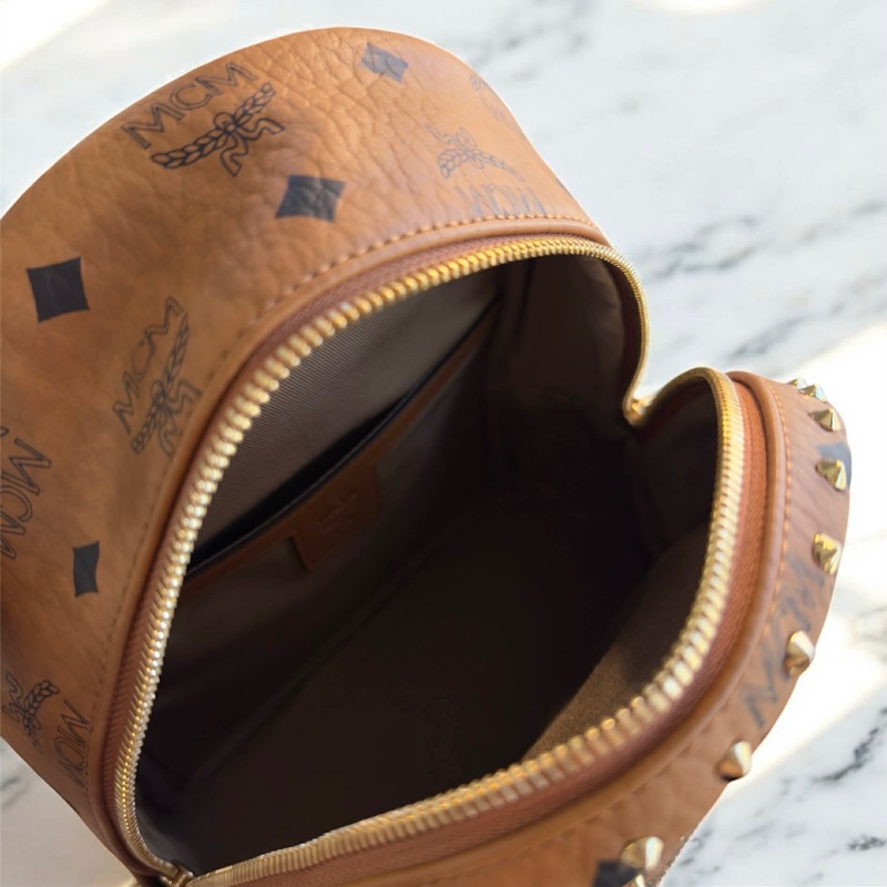 MCM牛皮滿版後背包 小款 焦糖色-4