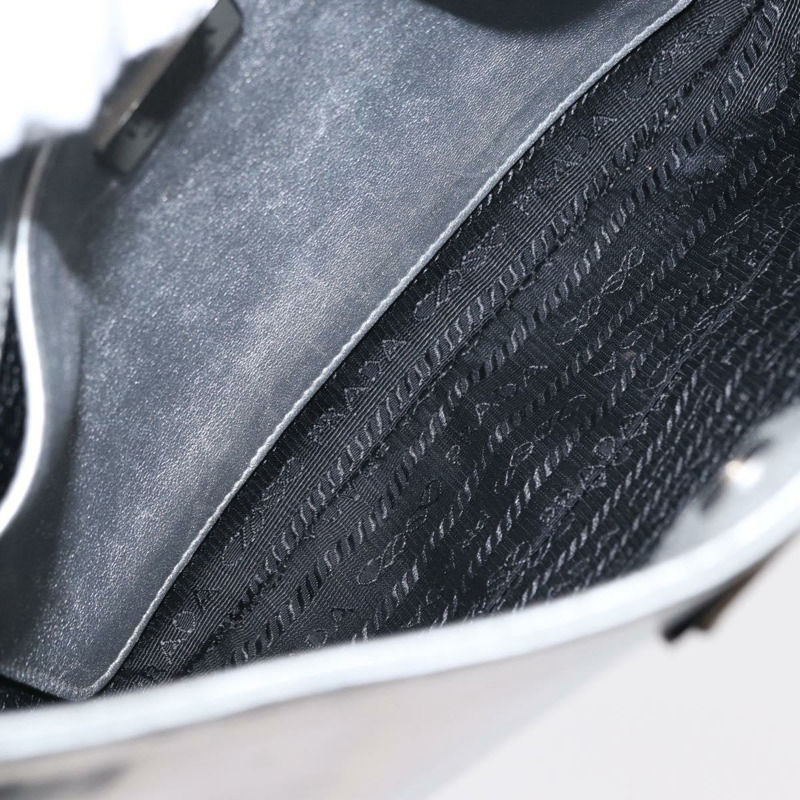 【日本直送】PRADA 銀色皮革肩背包 Auth 134333V-9