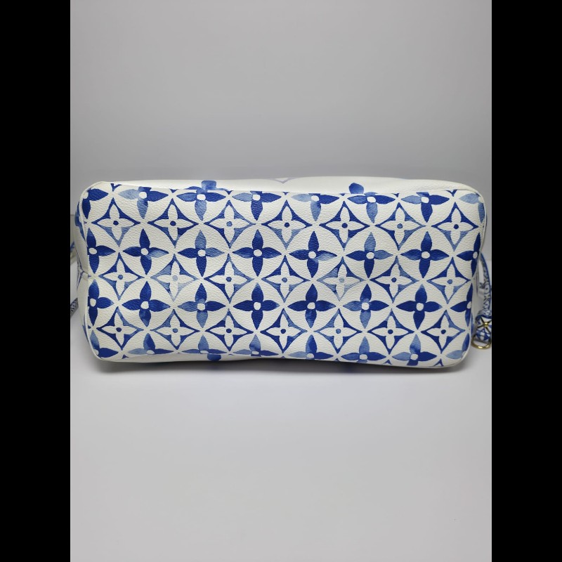 LV - Neverfull MM By The Pool-6