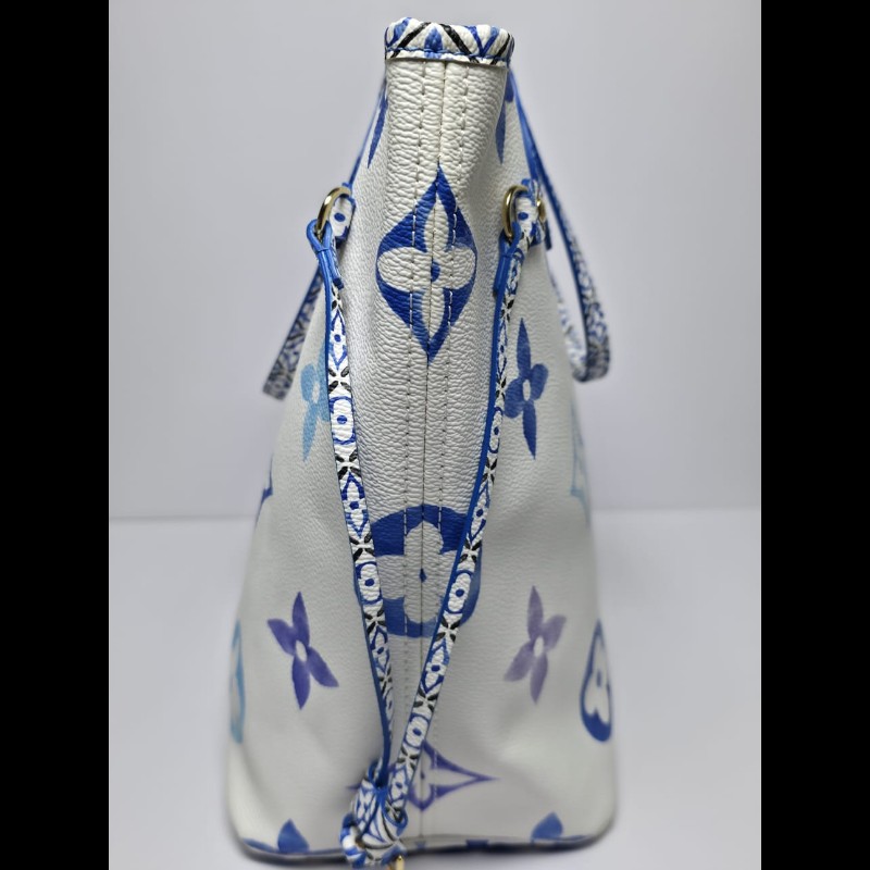 LV - Neverfull MM By The Pool-16