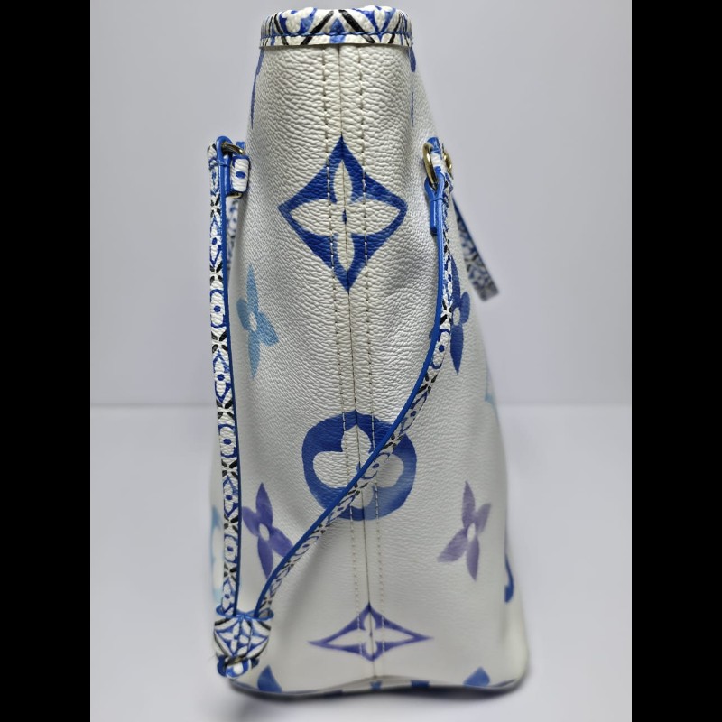 LV - Neverfull MM By The Pool-17