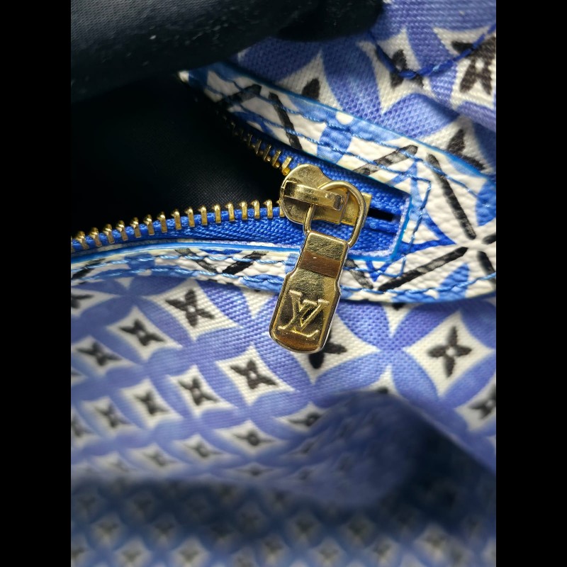 LV - Neverfull MM By The Pool-24