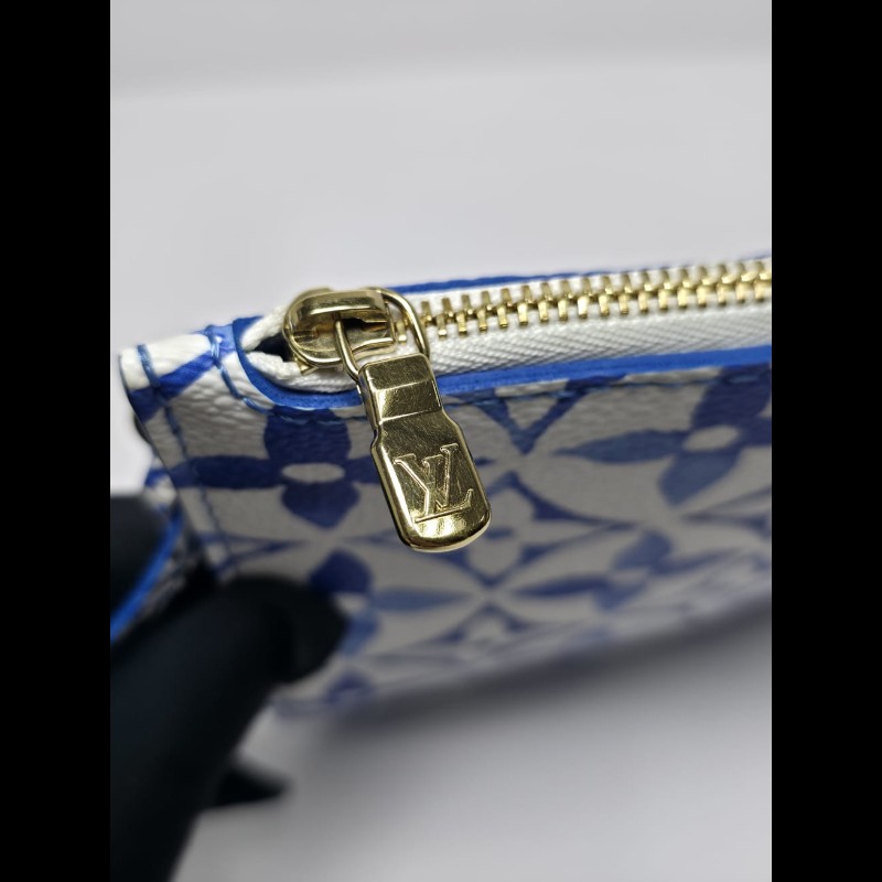 LV - Neverfull MM By The Pool-27