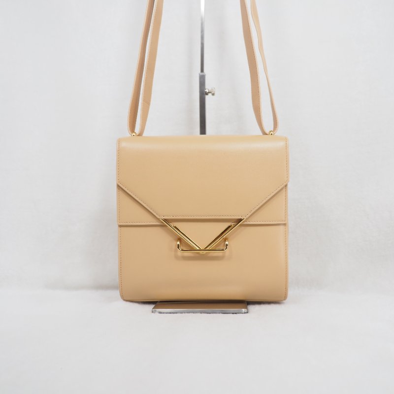 BV 牛皮 the clip 金扣單肩包-1