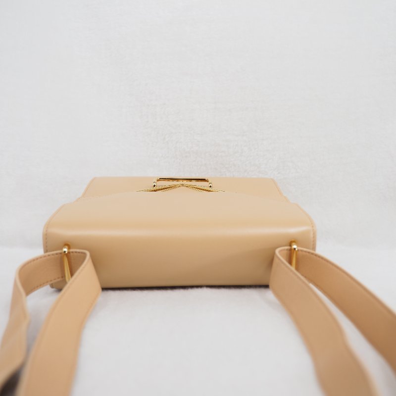 BV 牛皮 the clip 金扣單肩包-5