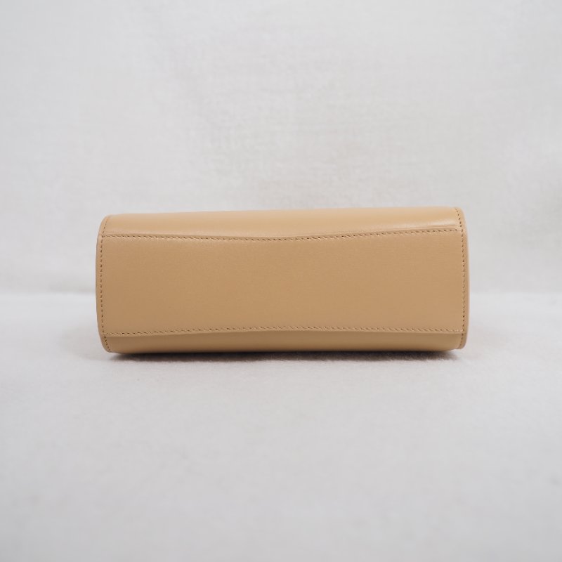 BV 牛皮 the clip 金扣單肩包-6