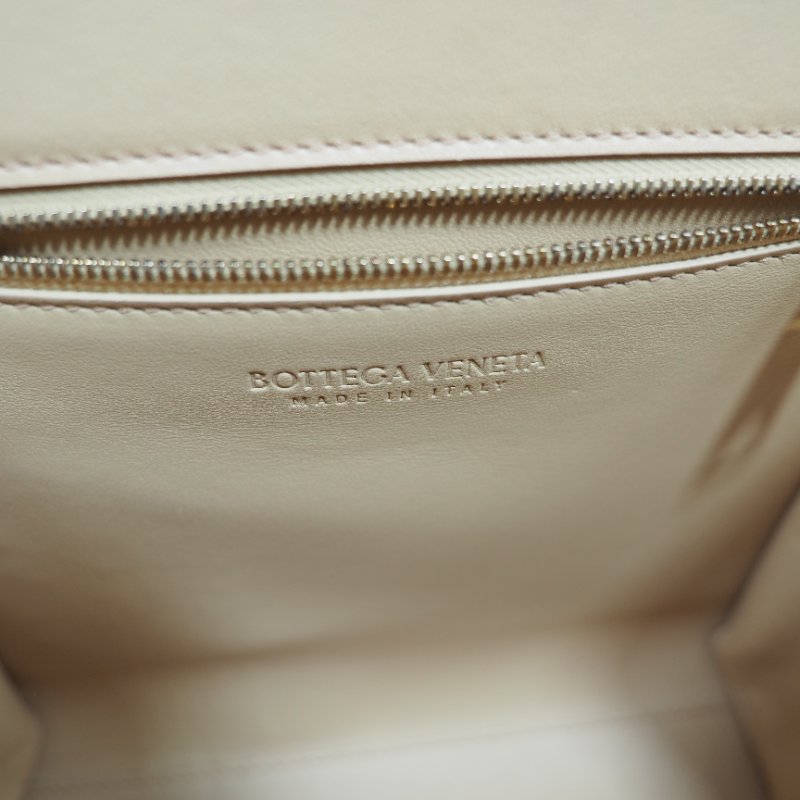 BV 牛皮 the clip 金扣單肩包-13