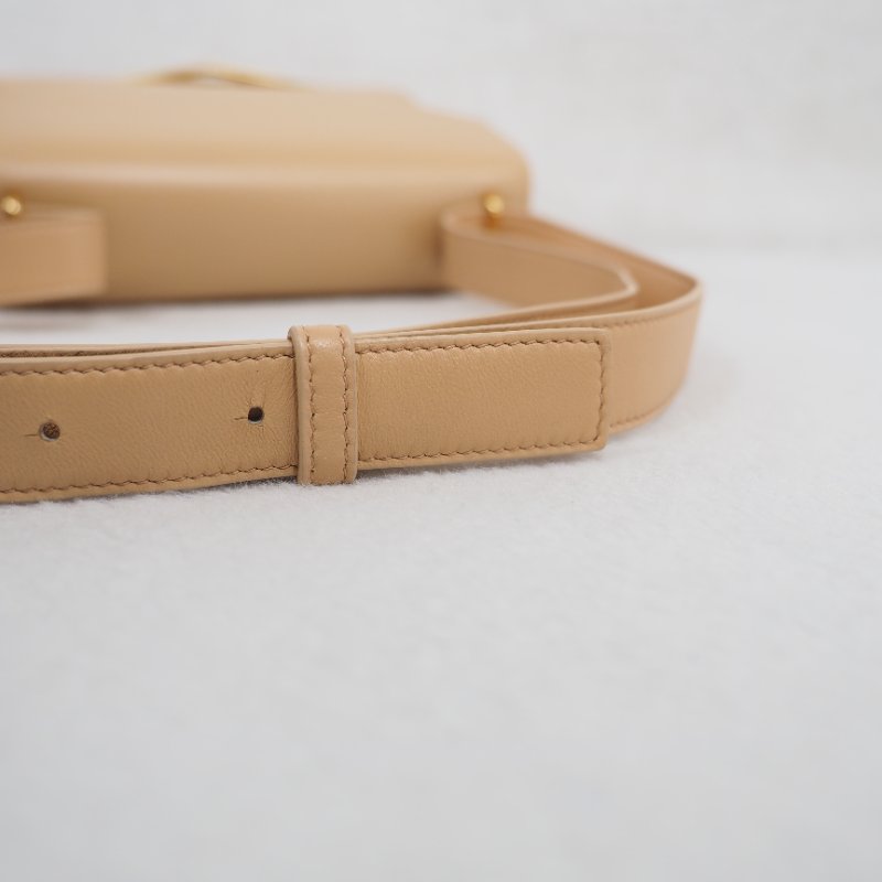 BV 牛皮 the clip 金扣單肩包-18