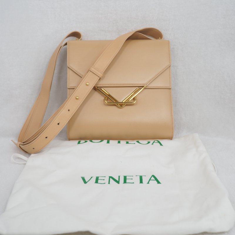 BV 牛皮 the clip 金扣單肩包-19