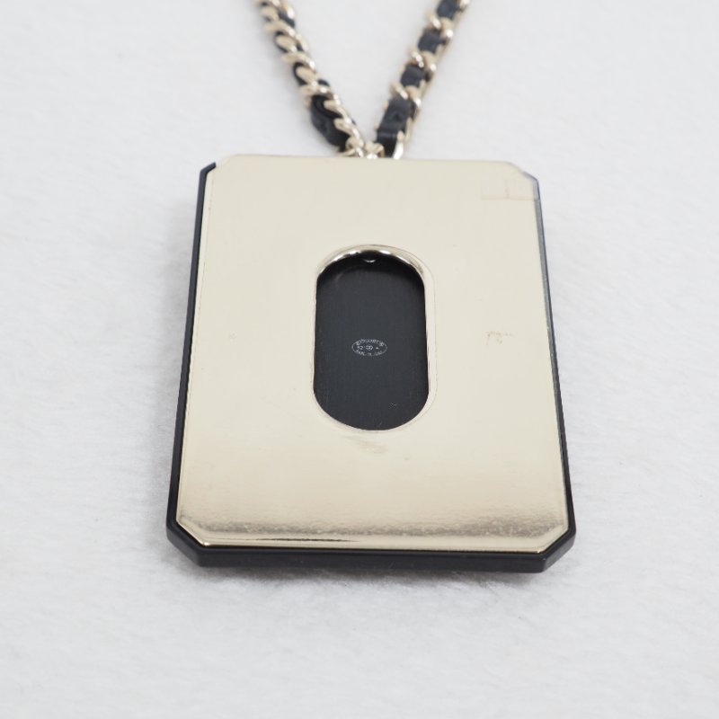 CHANEL B21A 掛頸閃石硬卡片套-3