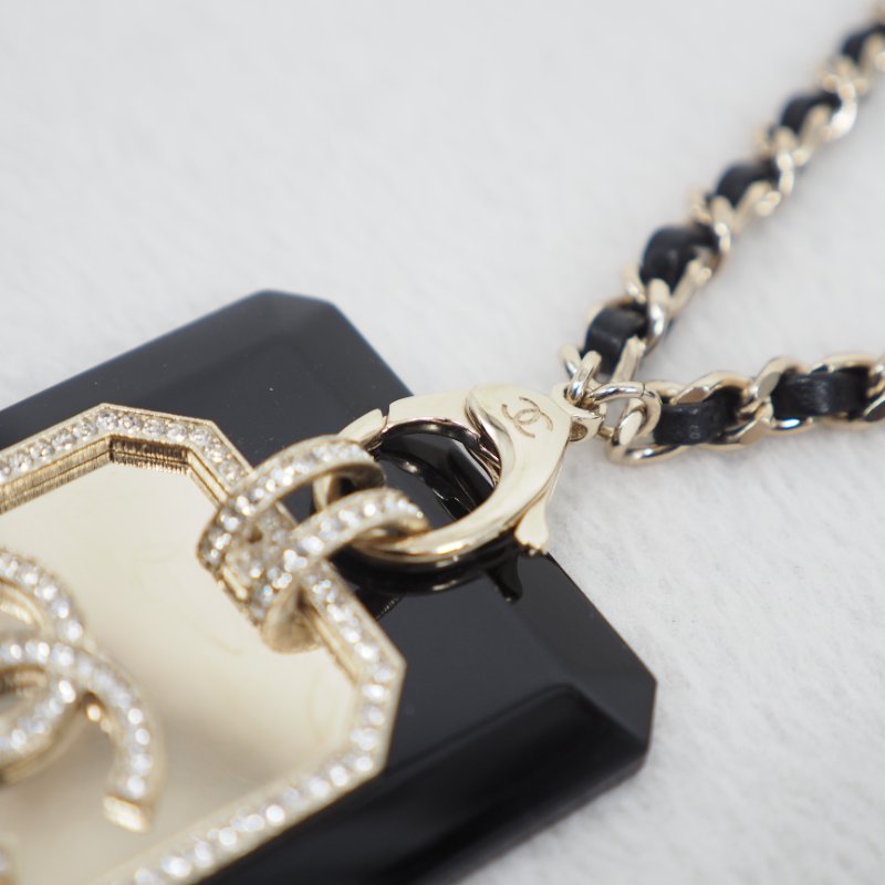 CHANEL B21A 掛頸閃石硬卡片套-10