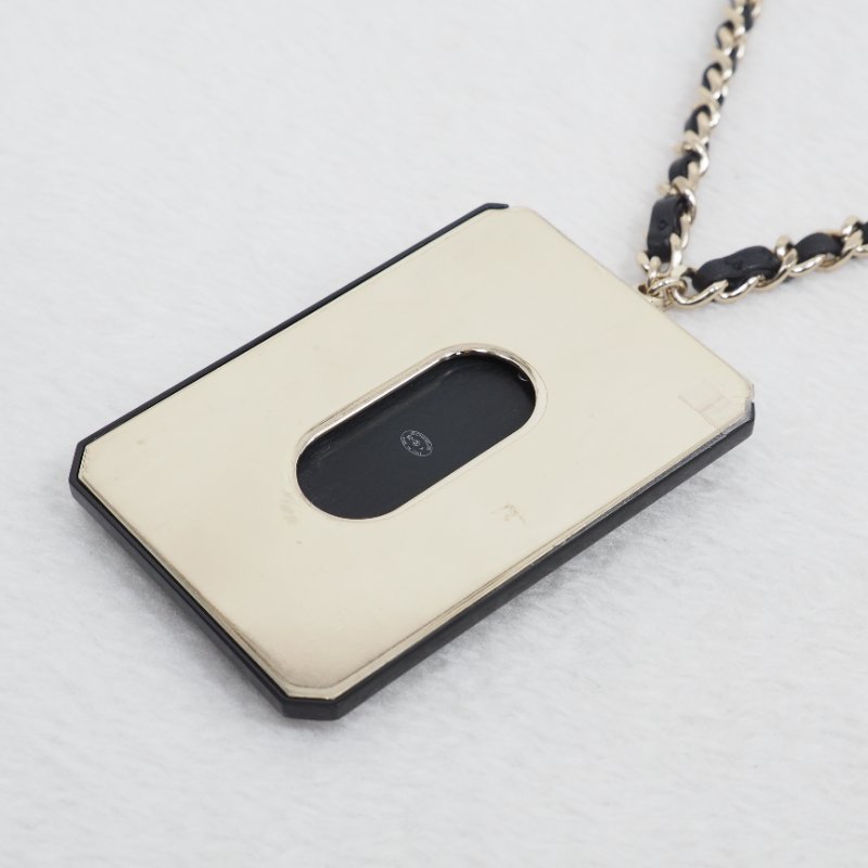 CHANEL B21A 掛頸閃石硬卡片套-12