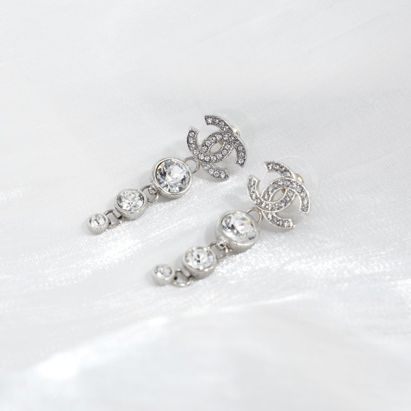 CHANEL 23S 閃石吊墜耳針耳環-1