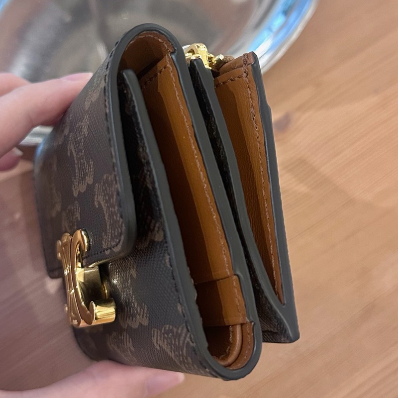 【全🆕】CELINE 凱旋門二合一錢包卡包金屬大鎖扣老花滿印合成革 銀包 card holder 女款 棕色-2