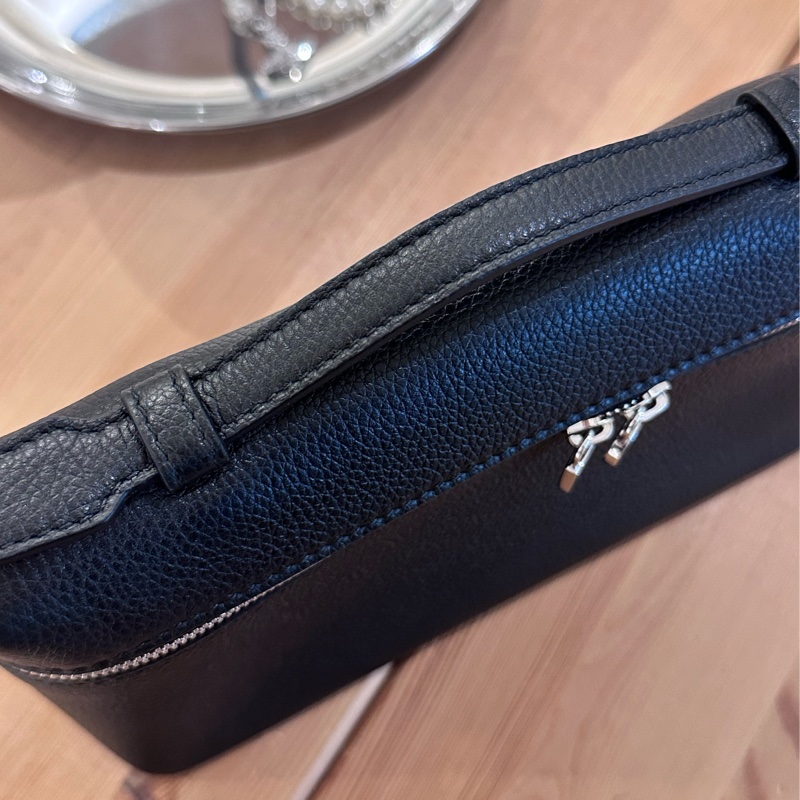 【全❤️】LP Loro Piana 飯盒包 ExtraPocket L19 黑色 銀扣手提包 單肩包-5