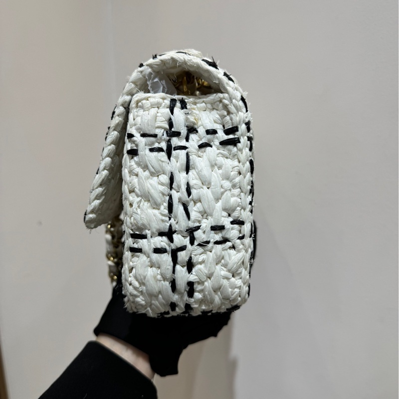 【配件有防塵袋❤️】Chanel cf系列鏈條包23s 熊貓色 黑白拉菲草編織 芯片款 中號 斜挎包 單肩包-4