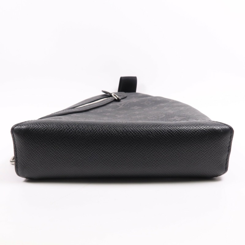 LOUIS VUITTON Taigarama Duo Slingbag銀扣肩背袋-3