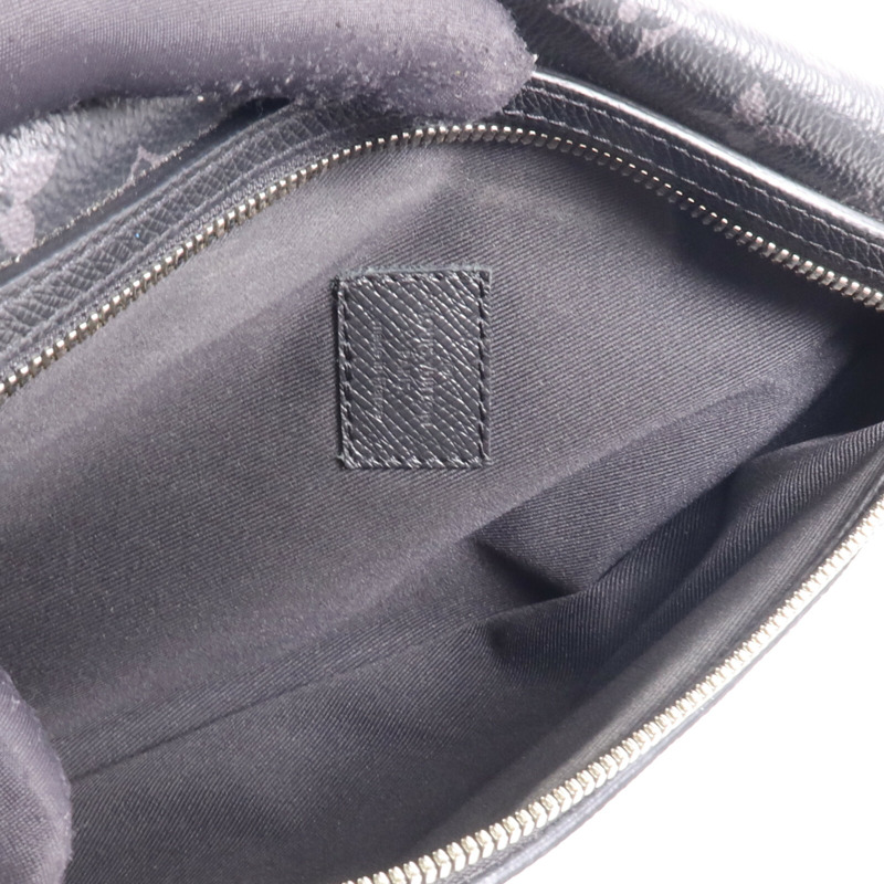 LOUIS VUITTON Taigarama Duo Slingbag銀扣肩背袋-10