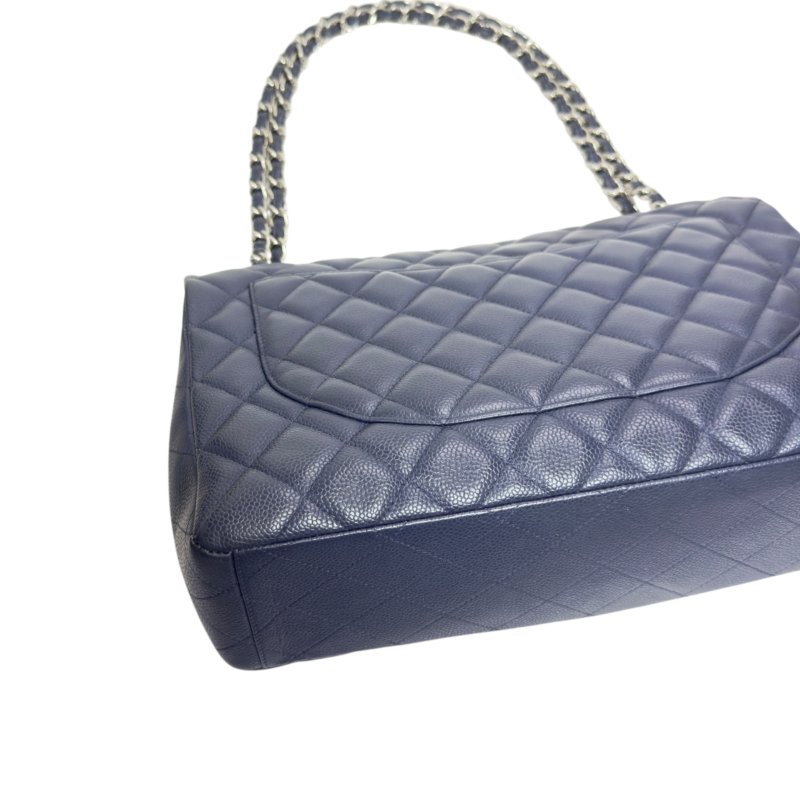 CHANEL Maxi 荔枝皮 特大號經典款 鏈條包-11