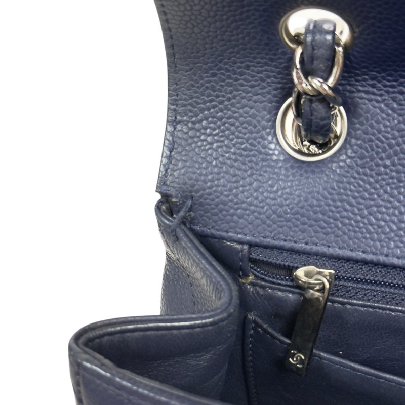 CHANEL Maxi 荔枝皮 特大號經典款 鏈條包-19