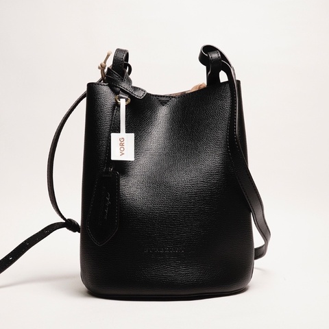 Burberry 雙面小水桶包（黑色/內裏格紋）