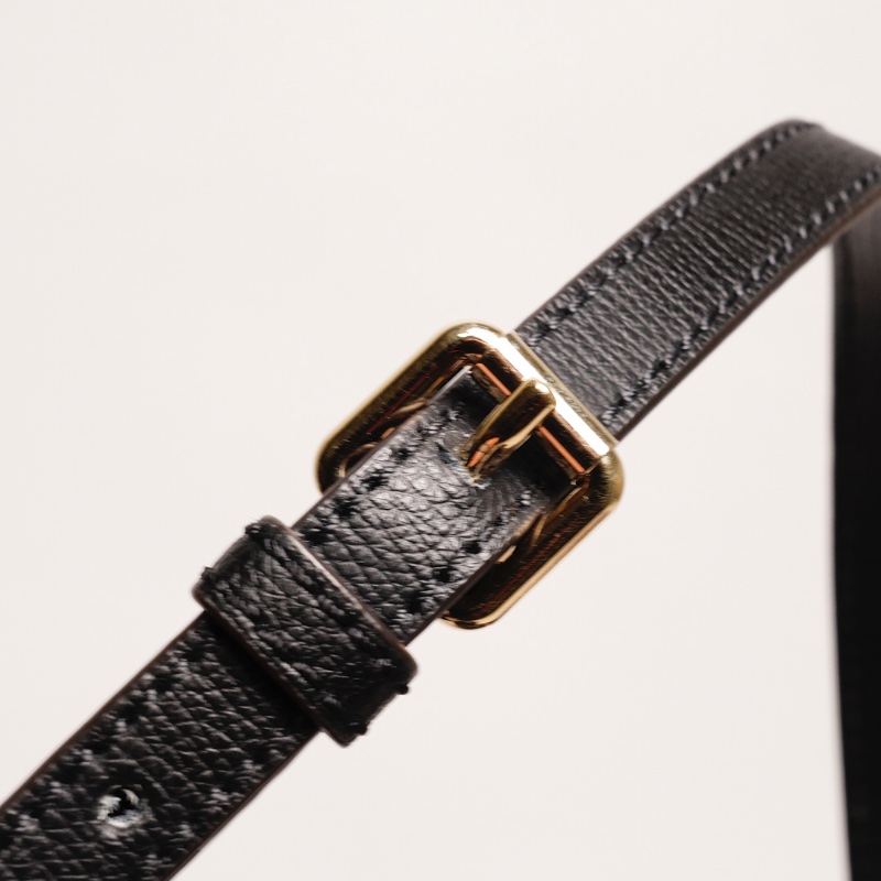 Burberry 雙面小水桶包（黑色/內裏格紋）-8