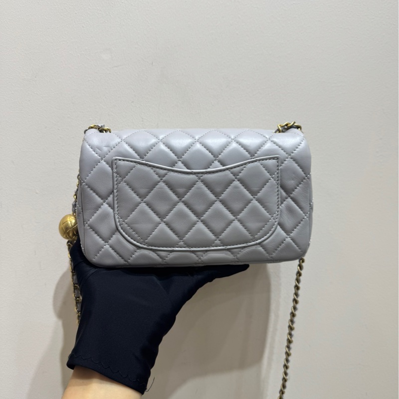 CHANEL CF大mini 淡灰色羊皮金扣斜挎包單肩包-3