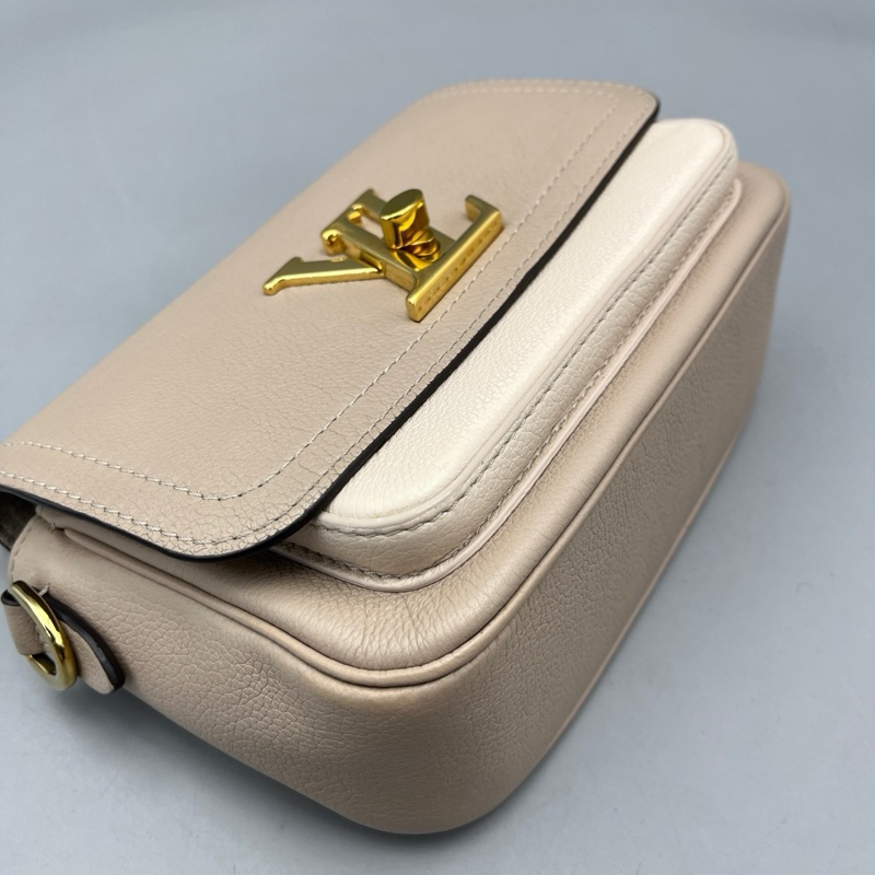 LV新款lockme單肩包奶茶色-6