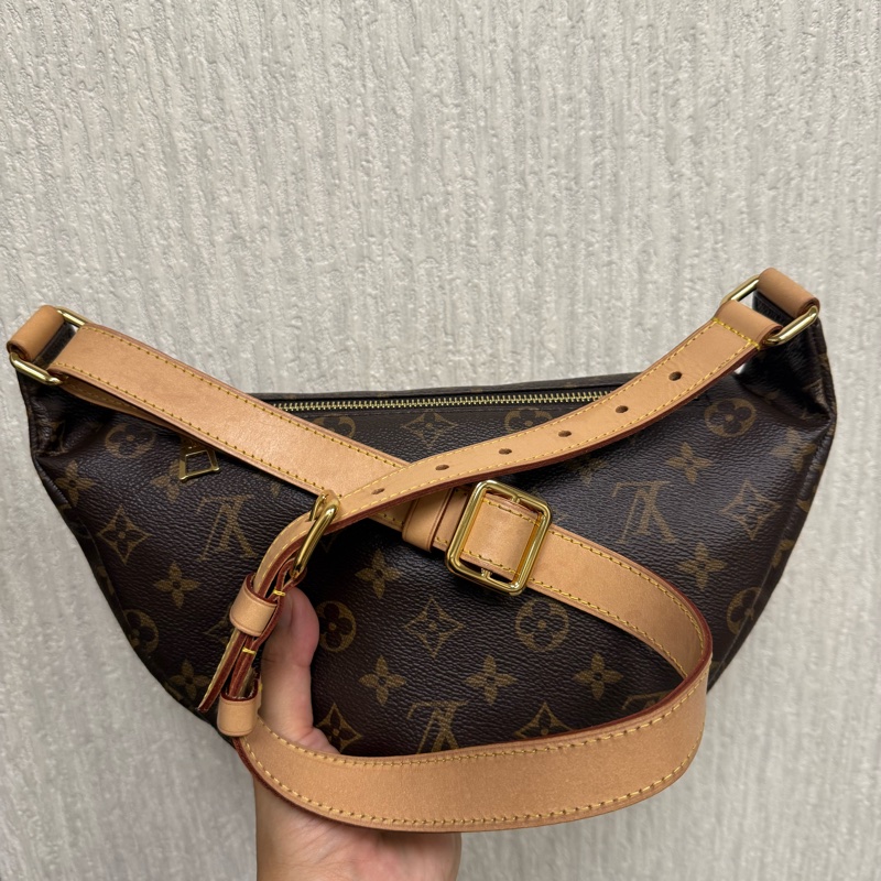 Louis Vuitton Bumbag-2