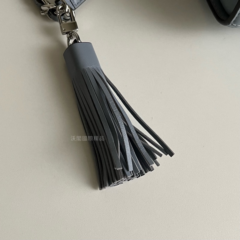 Tory Burch 鏈條流蘇斜背包 (霧霾灰藍)-14