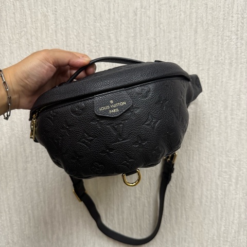 LOUIS VUITTON Bumbag 腰包23
