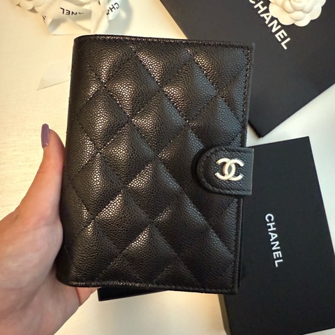 💖Chanel 經典款 護照夾 皮夾💖 黑色荔枝皮 金釦 全新全配
