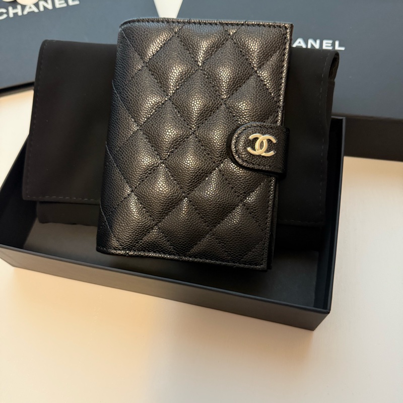 💖Chanel 經典款 護照夾 皮夾💖 黑色荔枝皮 金釦 全新全配-1