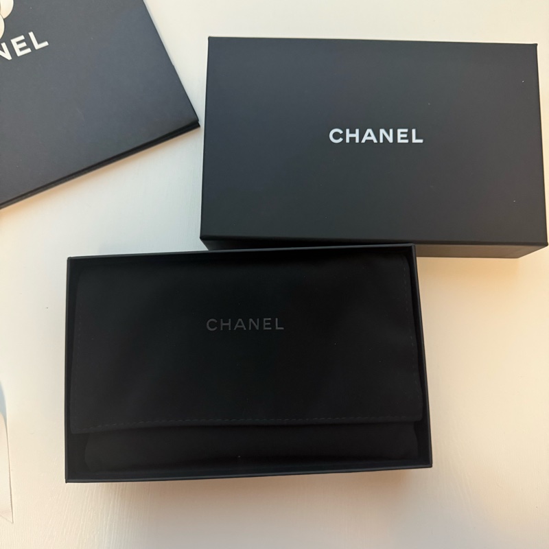 💖Chanel 經典款 護照夾 皮夾💖 黑色荔枝皮 金釦 全新全配-2