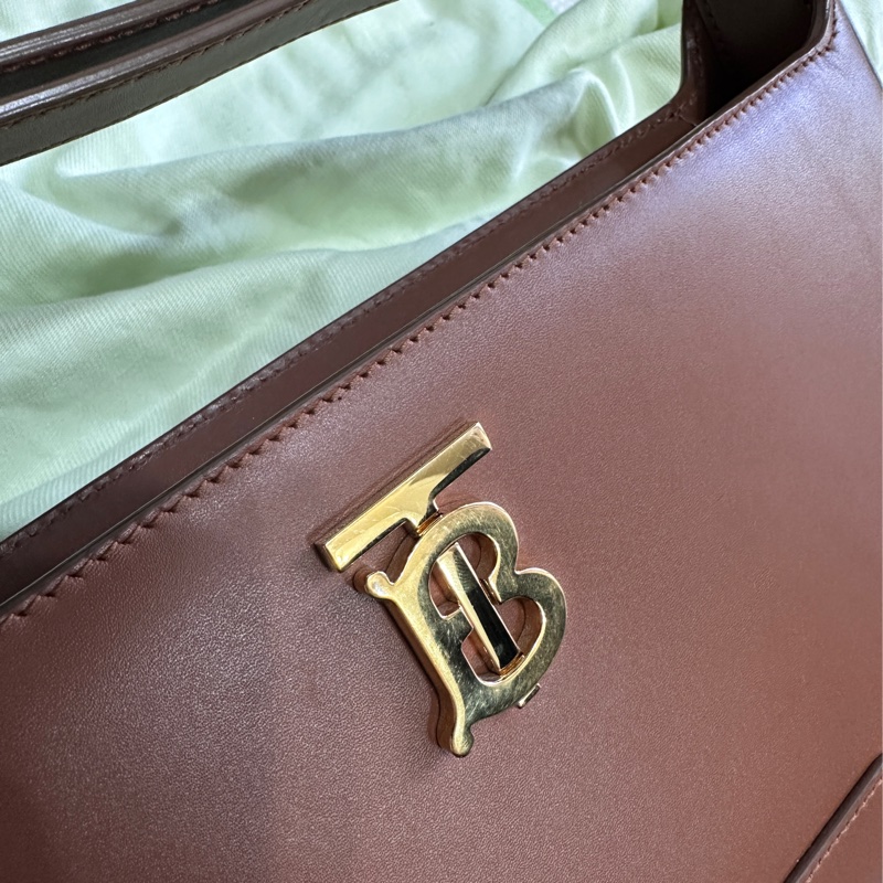 Burberry TB Logo 棕色腋下包-1